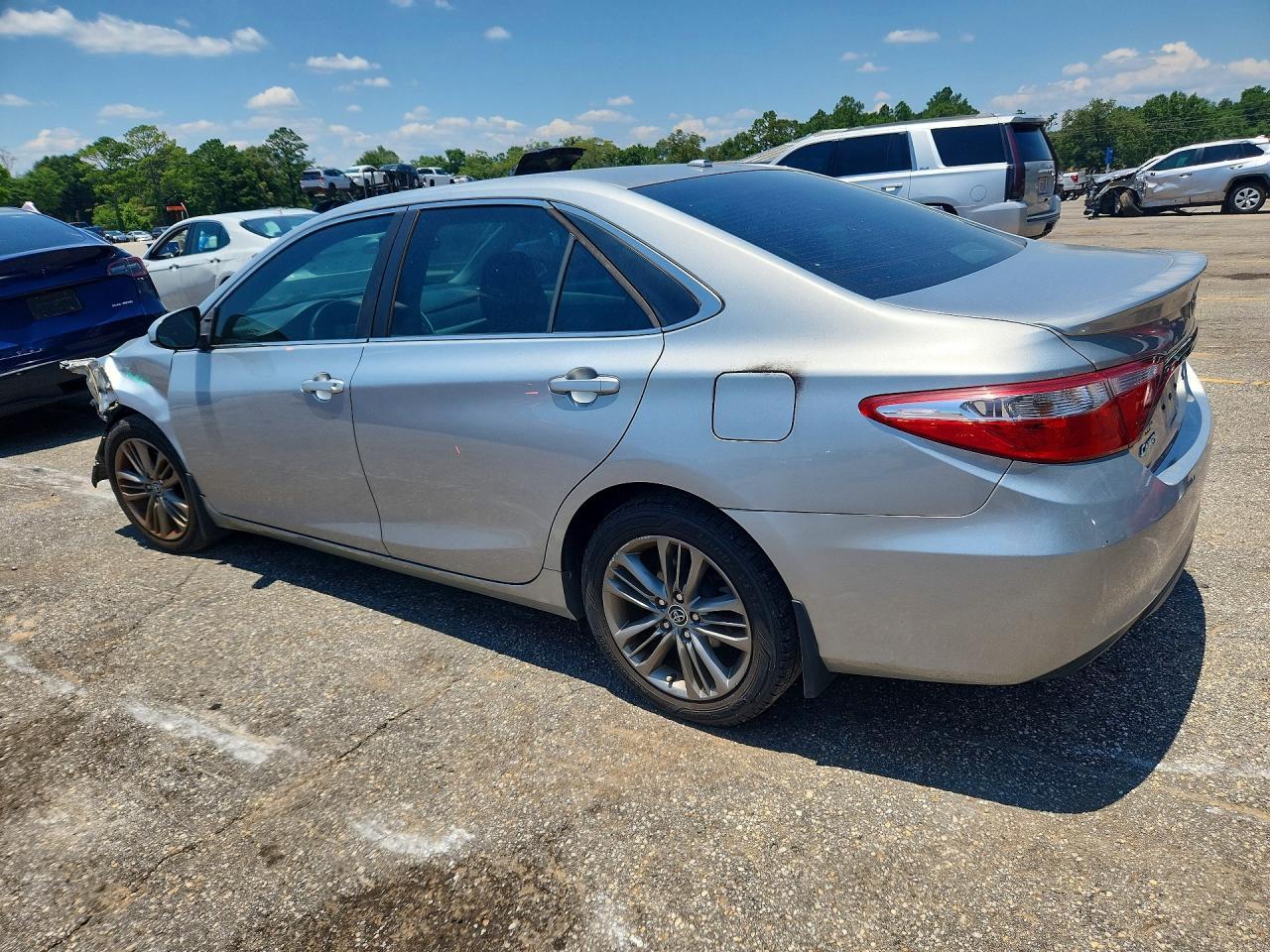 2015 Toyota Camry Se - Фото 2
