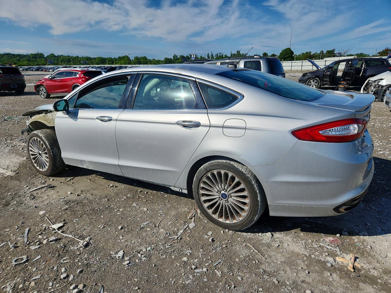 2016 Ford Fusion Titanium - Image 2