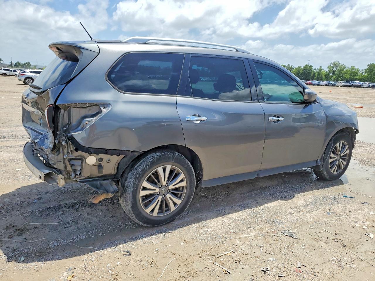 2017 Nissan Pathfinder S - Фото 3