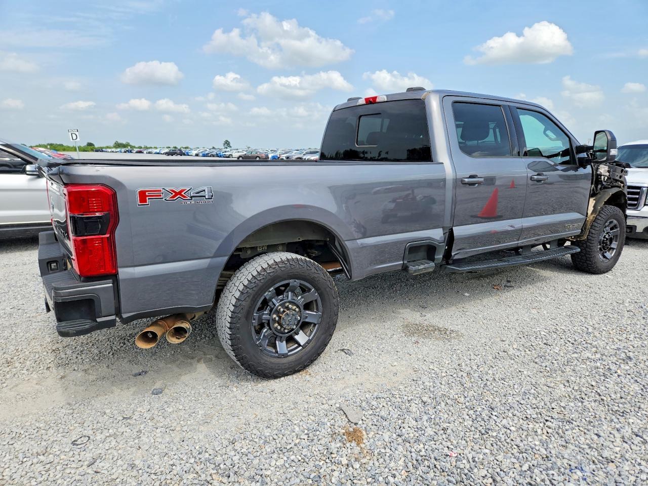 2024 Ford F350 Super Duty - Image 3