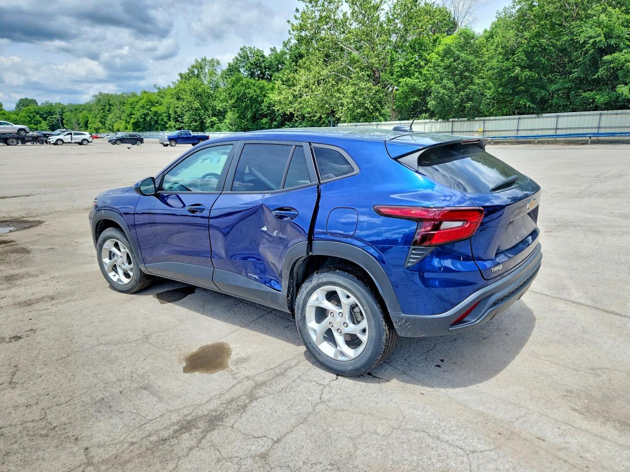 2024 Chevrolet Trax Ls - Image 2