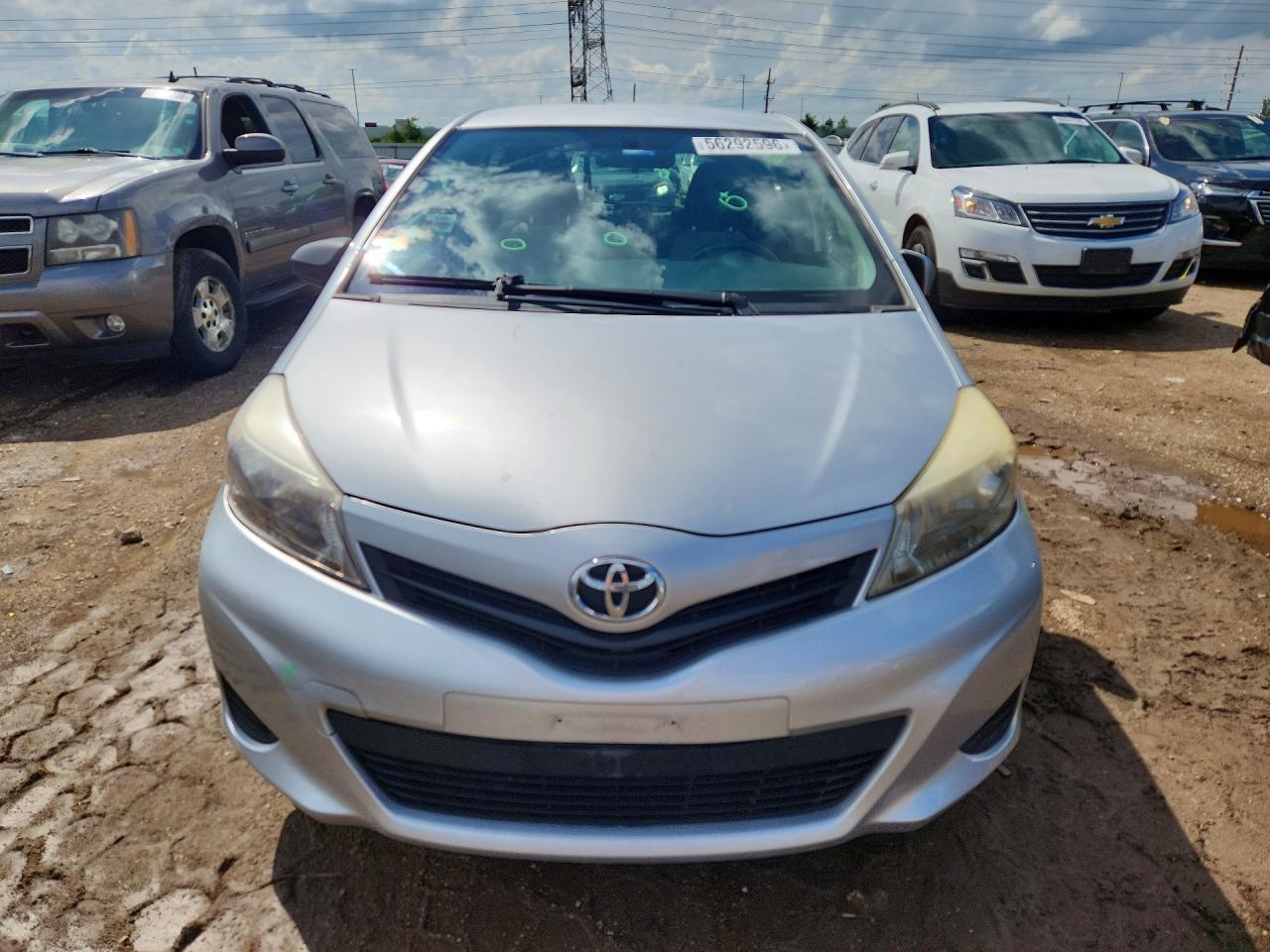 2012 Toyota Yaris 5-Door Le - Image 5