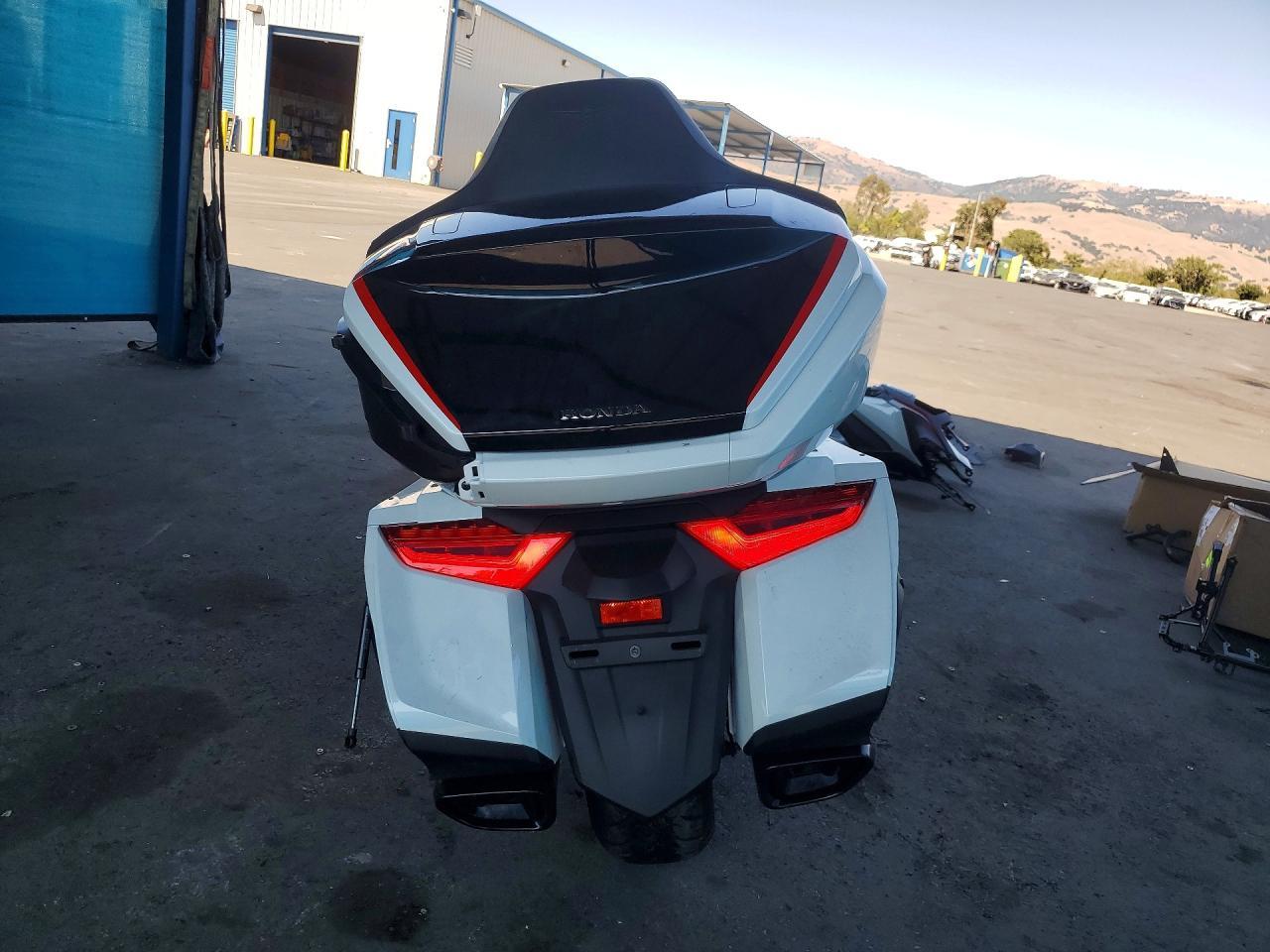 2024 Honda Gl1800 D - Фото 4