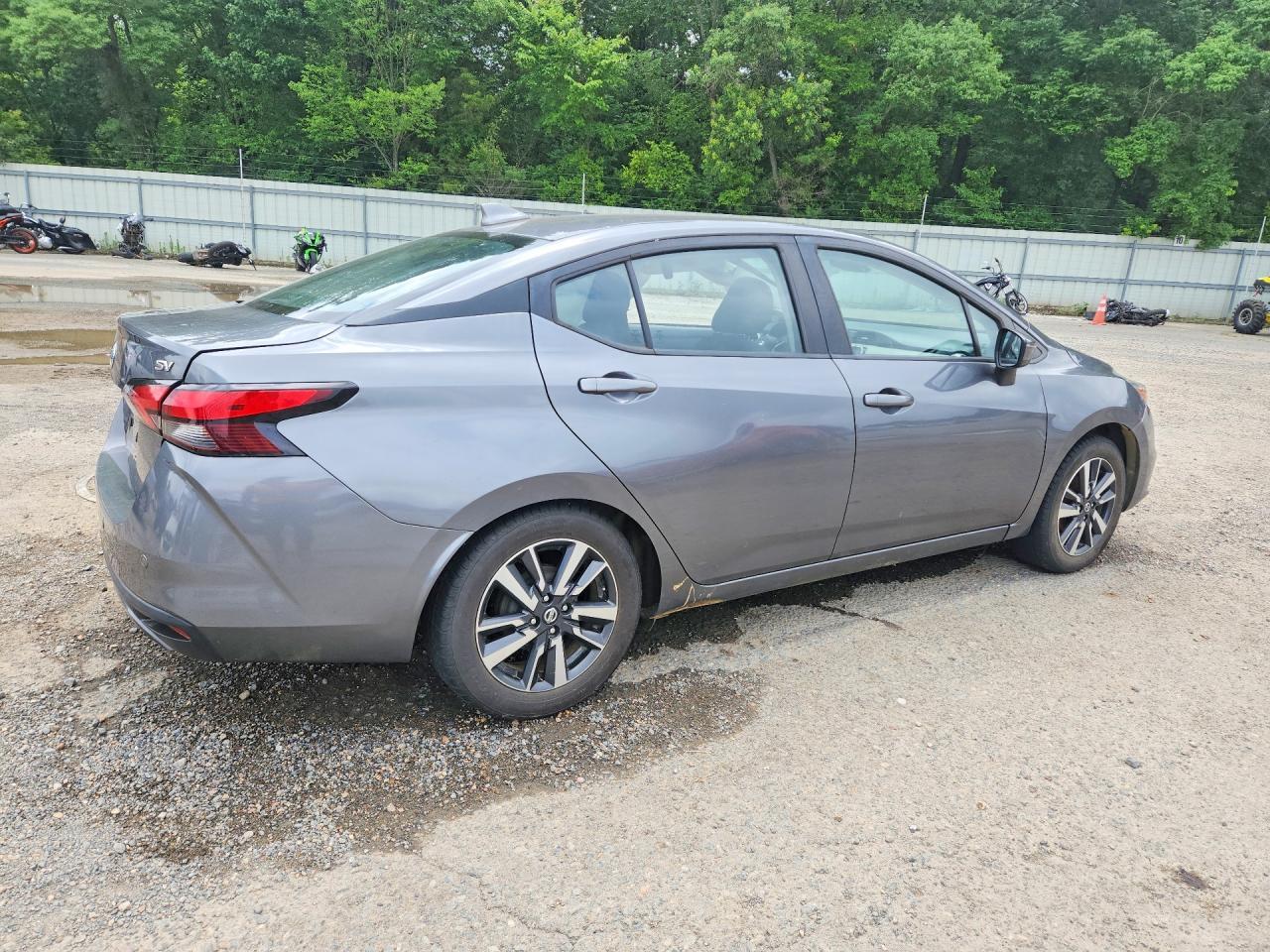 2020 Nissan Versa Sv - Фото 3