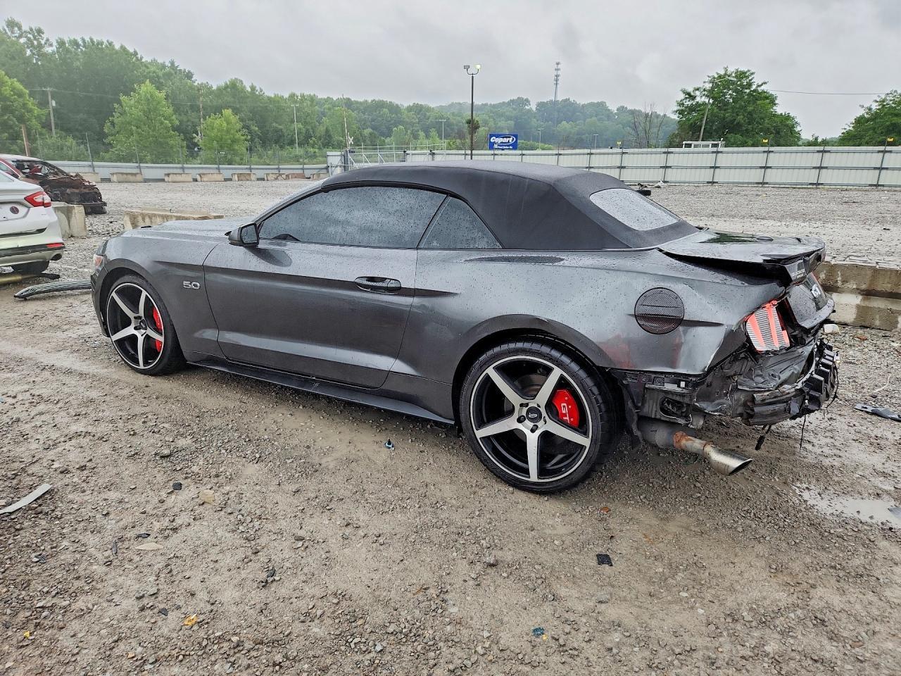 2015 Ford Mustang Gt - Фото 2