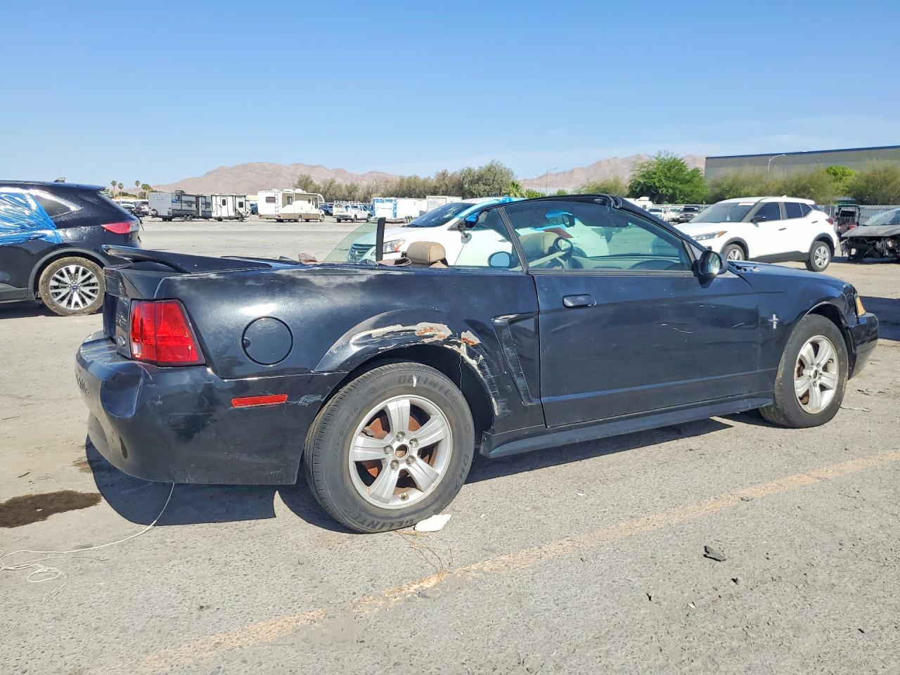 2000 Ford Mustang - Image 3