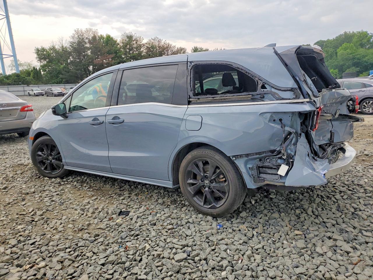2024 Honda Odyssey Sport - Image 2