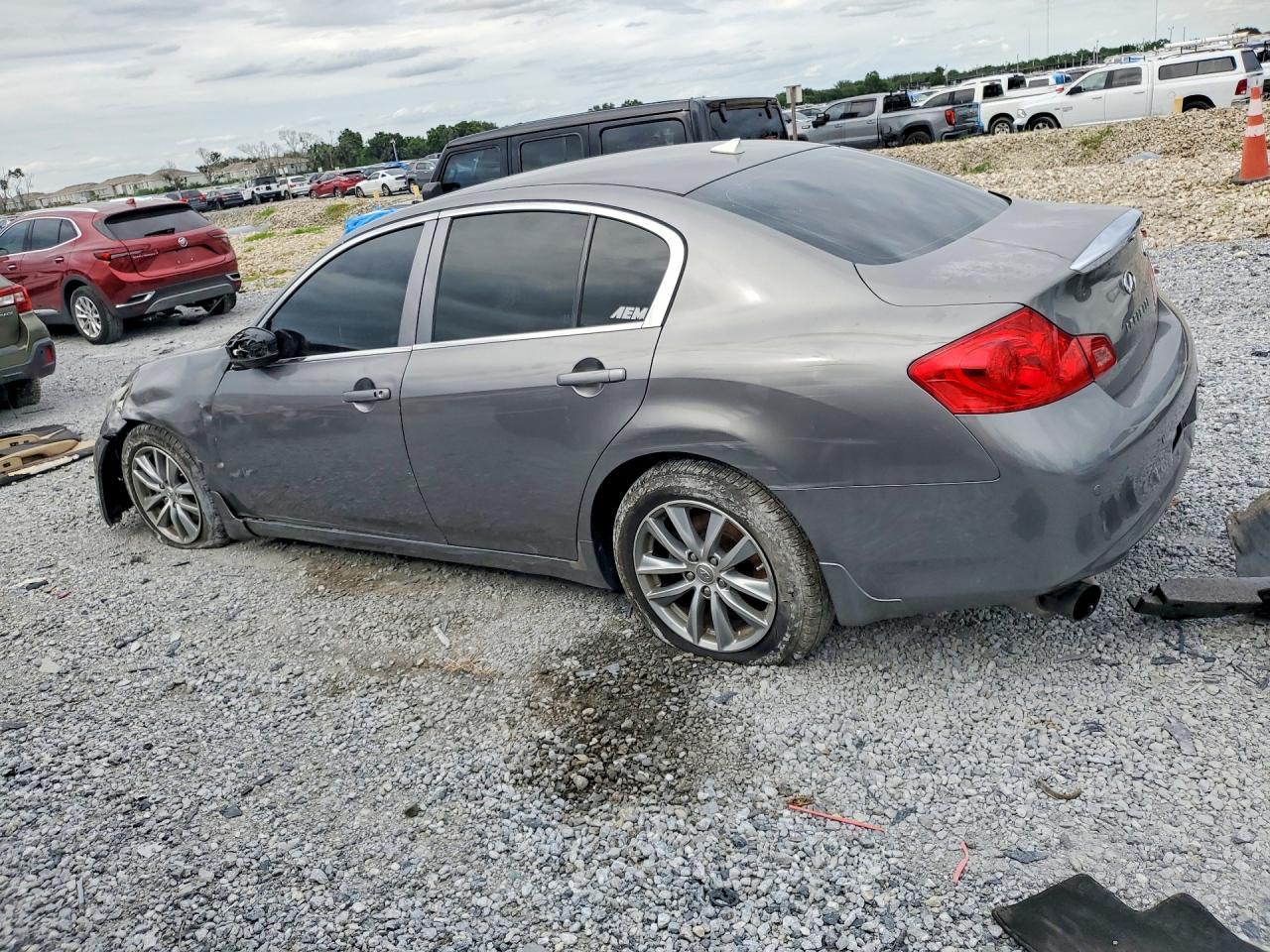 2010 Infiniti G37 Sedan Base - Фото 2