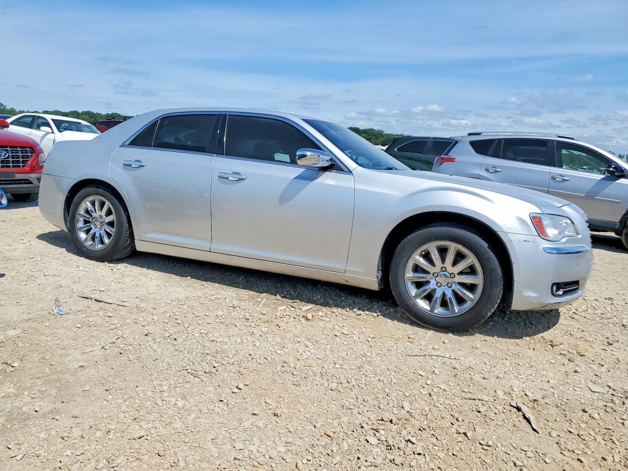 2012 Chrysler 300 Limited - Фото 4