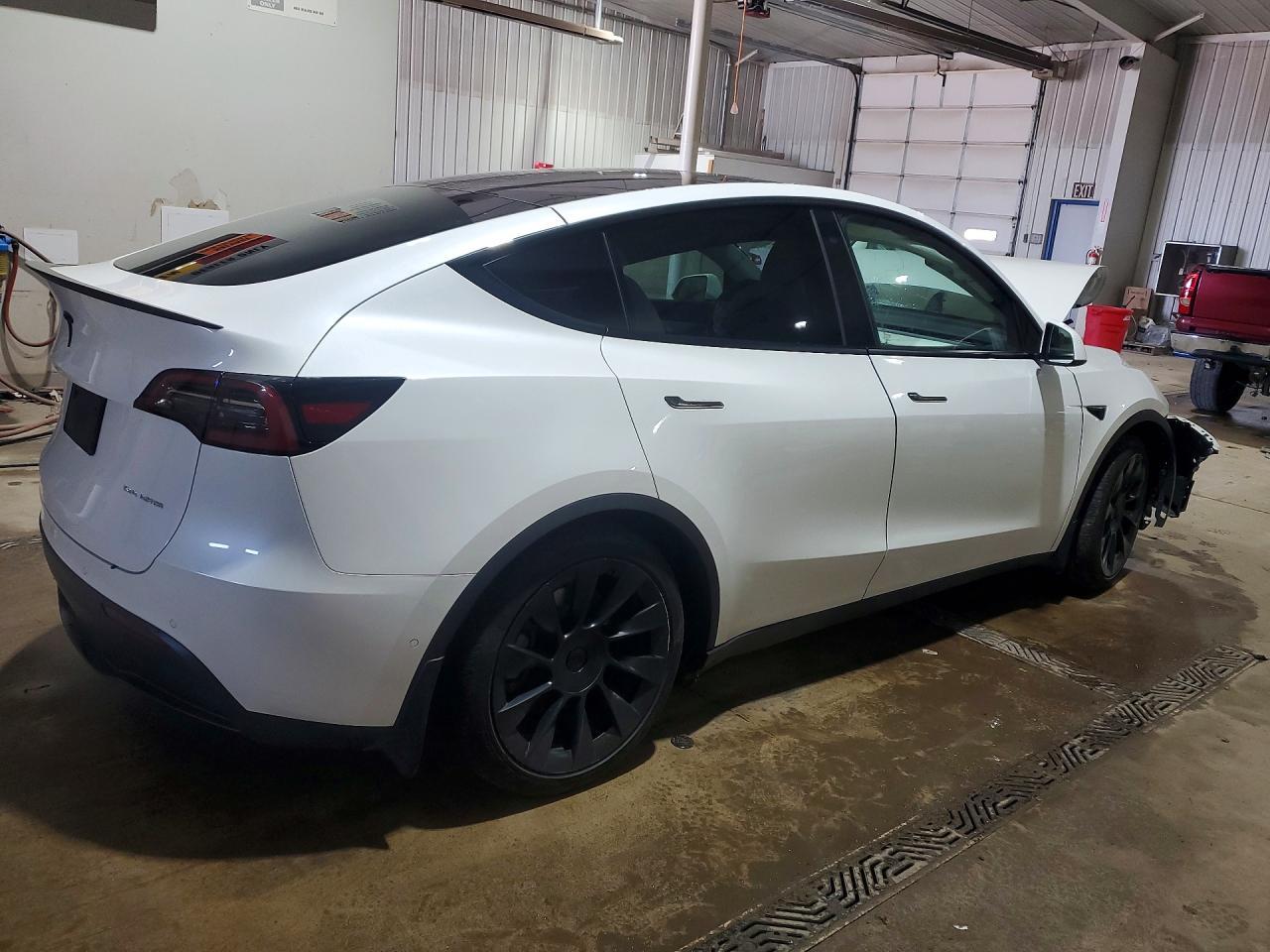 2021 Tesla Model Y - Фото 3