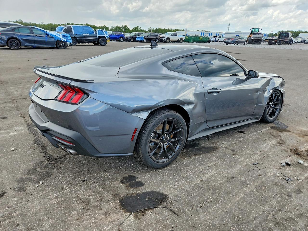 2025 Ford Mustang Gt - Image 3