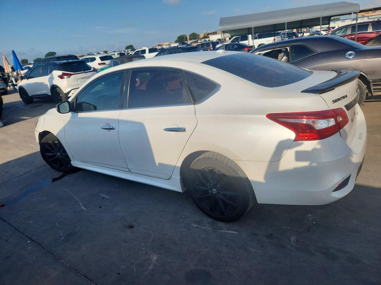 2018 Nissan Sentra Sr - Фото 2
