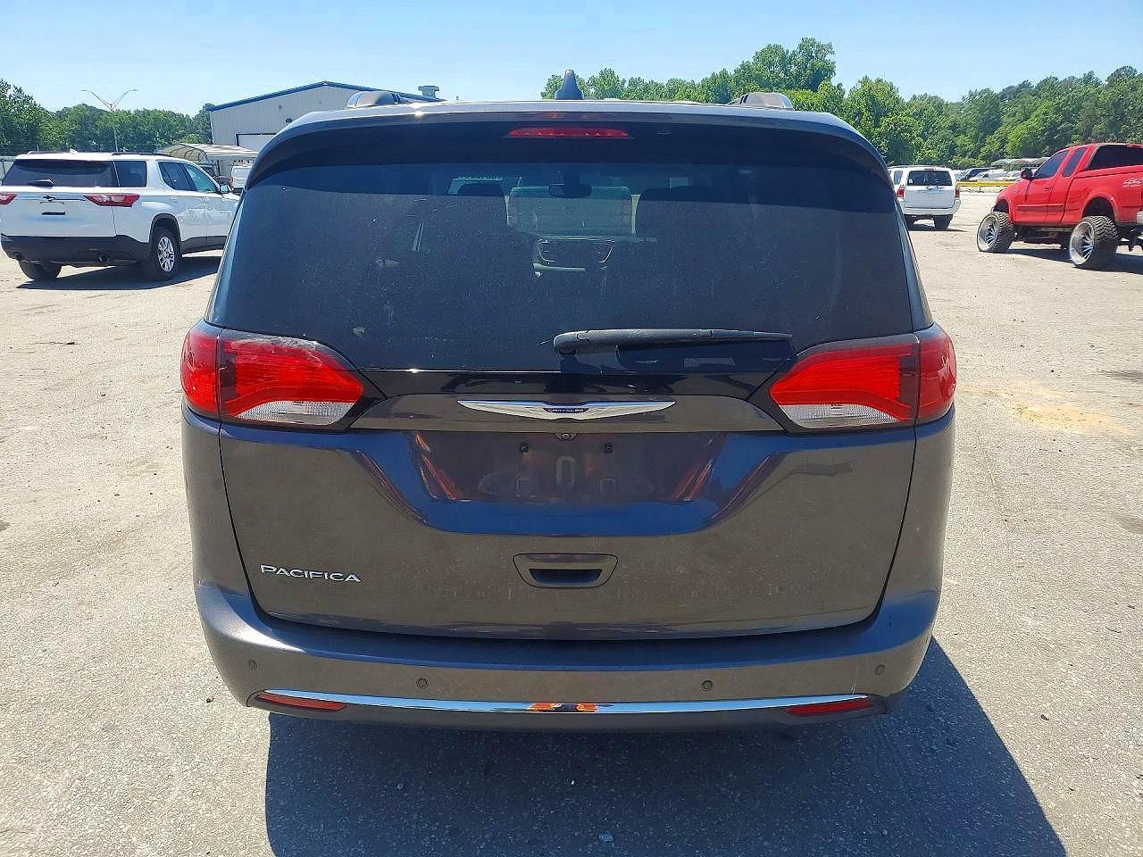 2020 Chrysler Pacifica Touring L Plus - Image 6