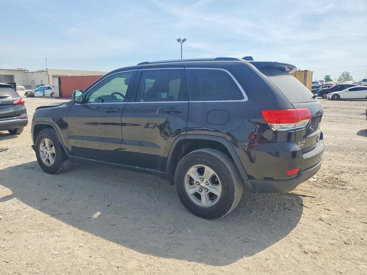 2017 Jeep Grand Cherokee Laredo - Image 2