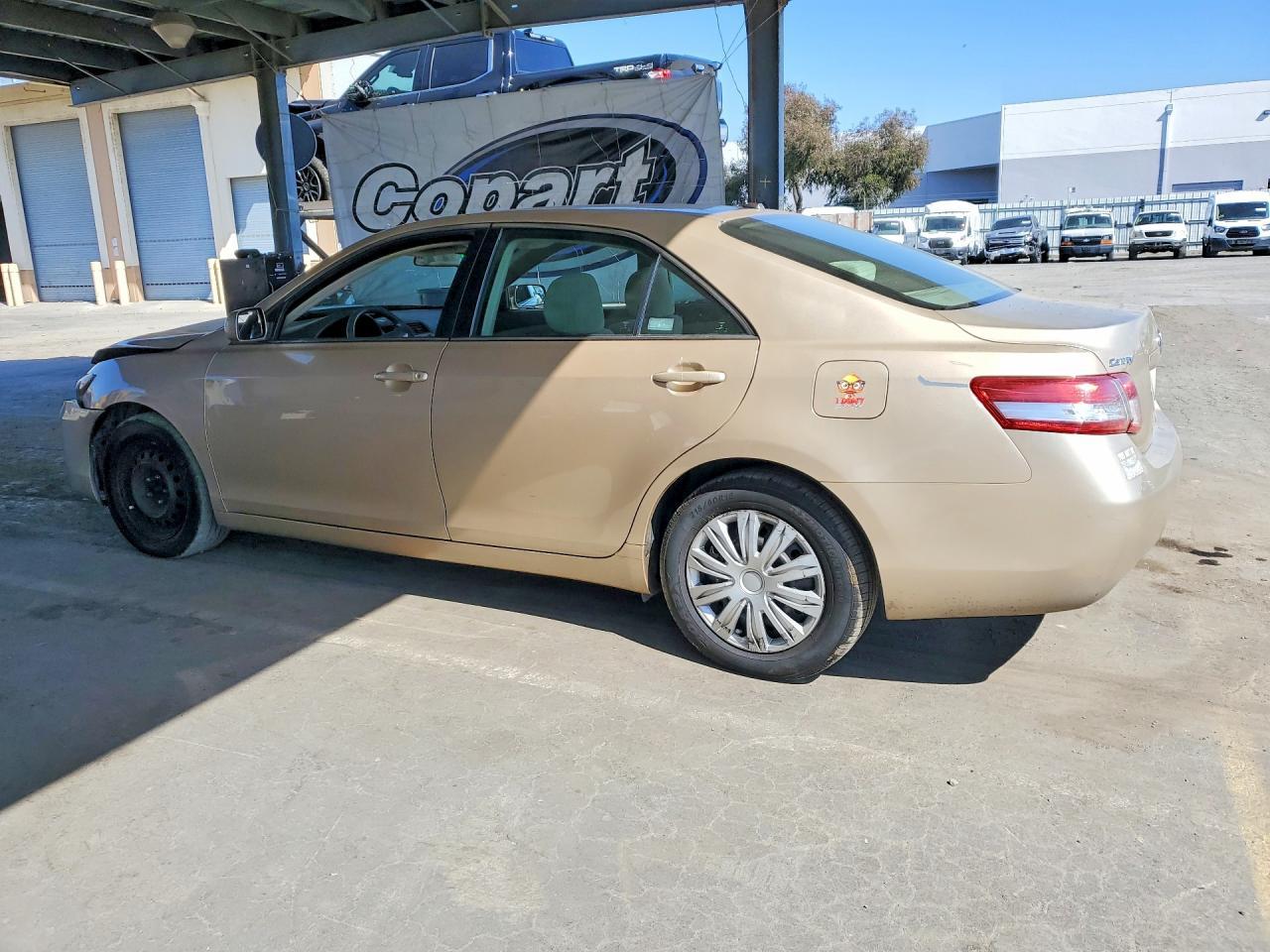 2010 Toyota Camry Le - Image 2
