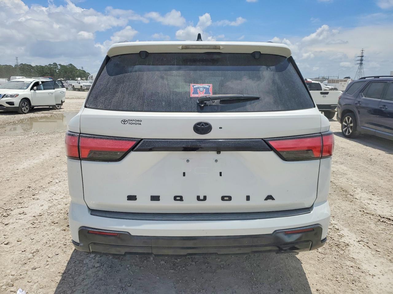2024 Toyota Sequoia Platinum - Фото 6