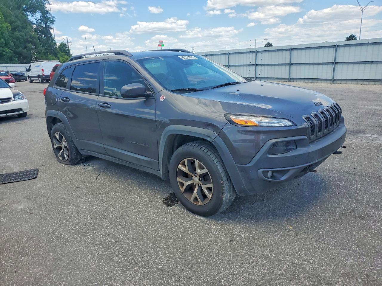 2018 Jeep Cherokee Trailhawk - Image 4