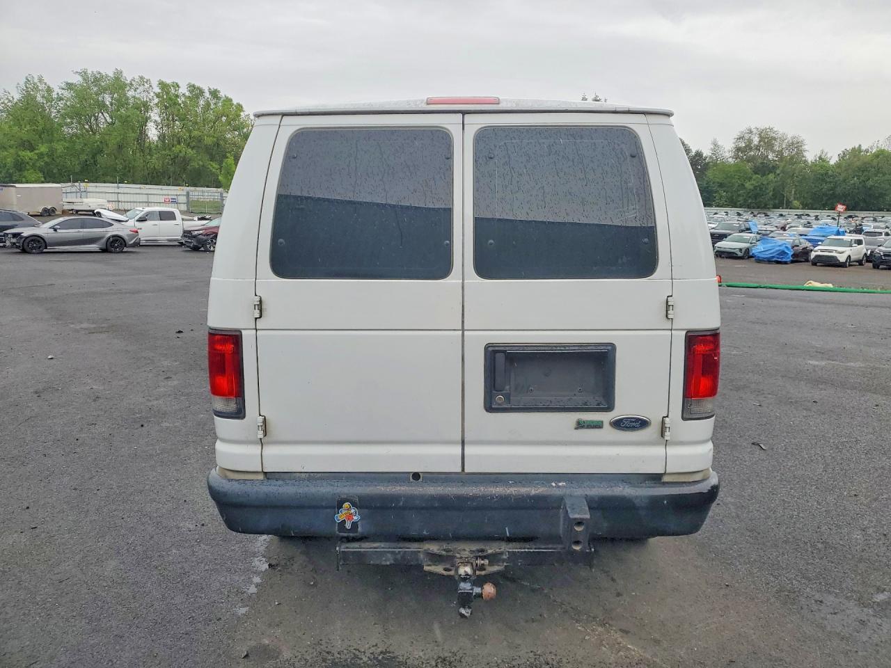 2014 Ford Econoline E250 Van - Фото 6