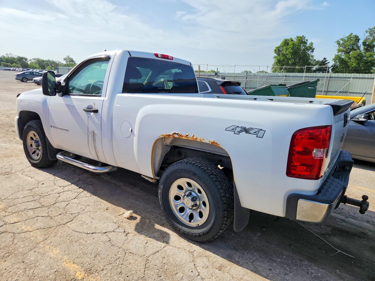 2009 Chevrolet Silverado K1500 - Image 2