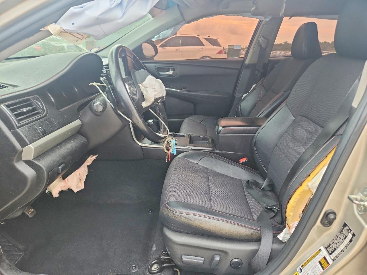 2016 Toyota Camry Se - Фото 7