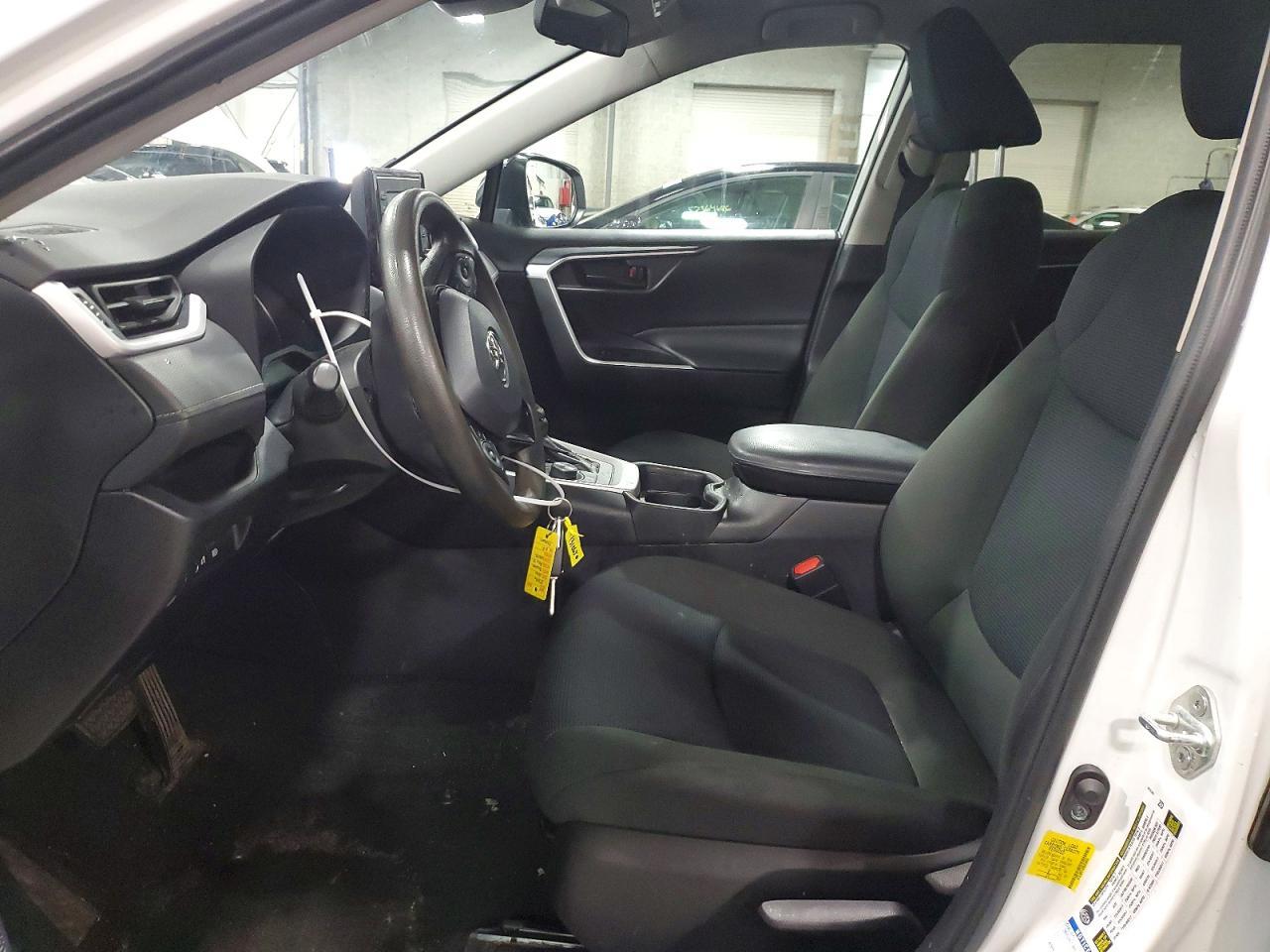 2021 Toyota Rav4 Le - Фото 7