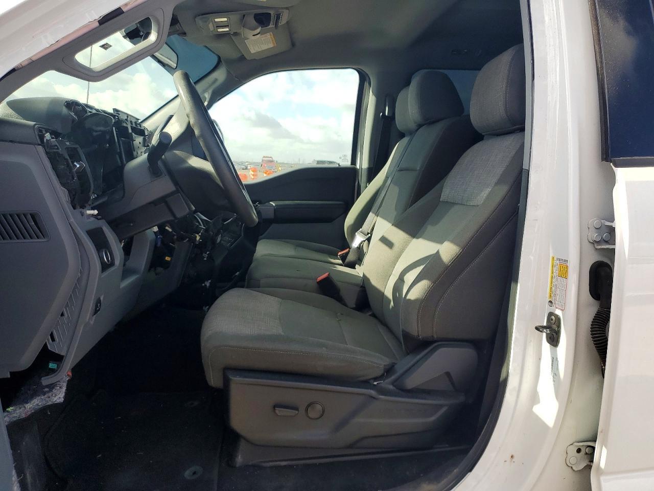 2025 Ford F250 Super Duty - Image 7