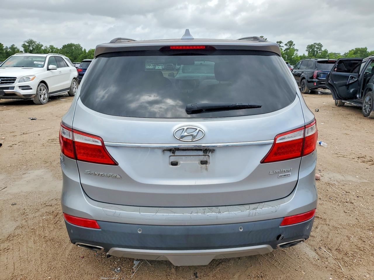 2015 Hyundai Santa Fe Limited - Image 6
