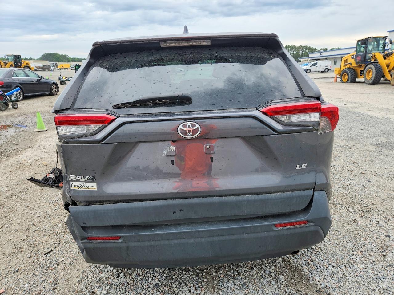 2022 Toyota Rav4 Le - Image 6