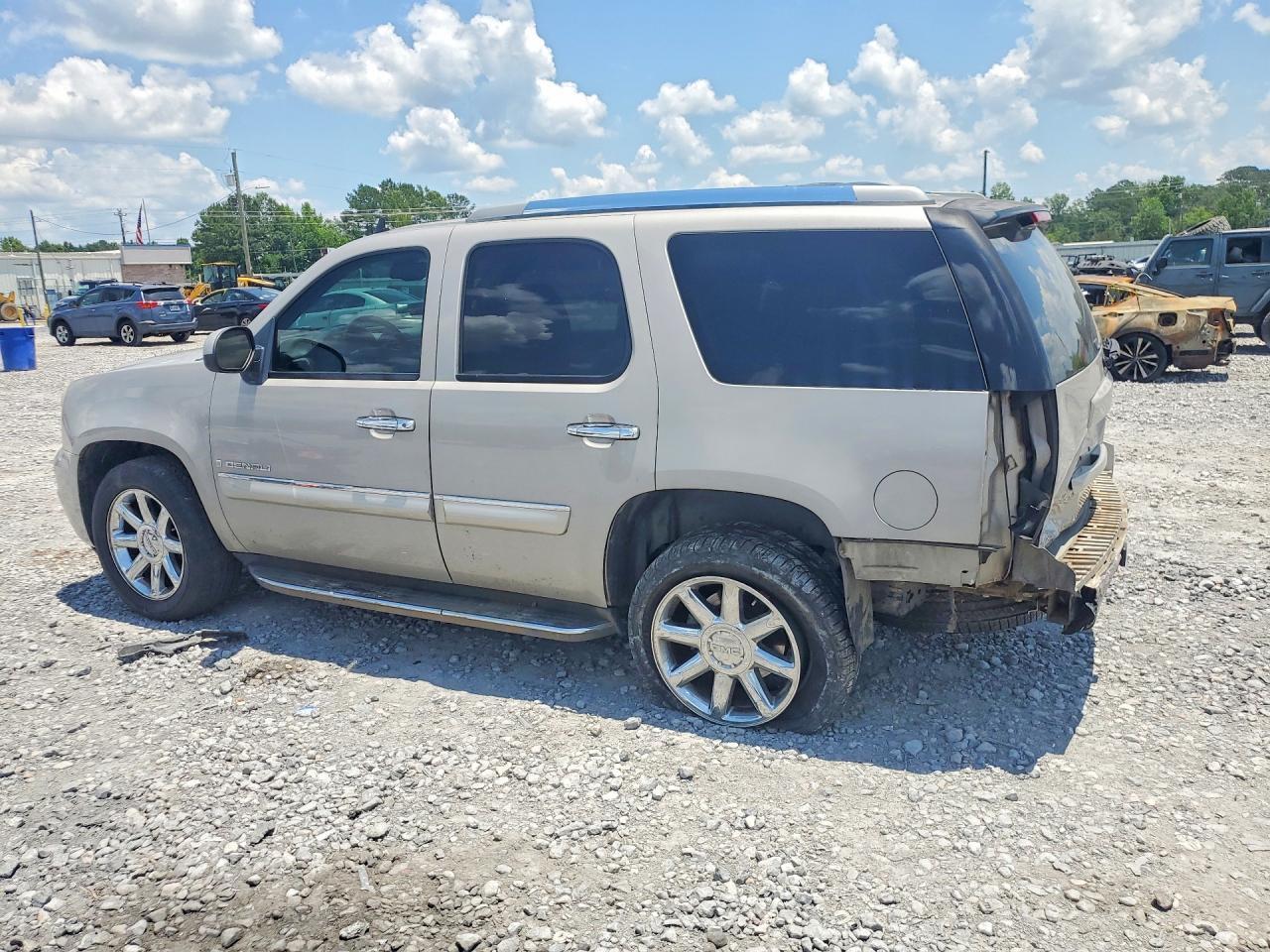 2007 GMC Yukon Denali - Фото 2