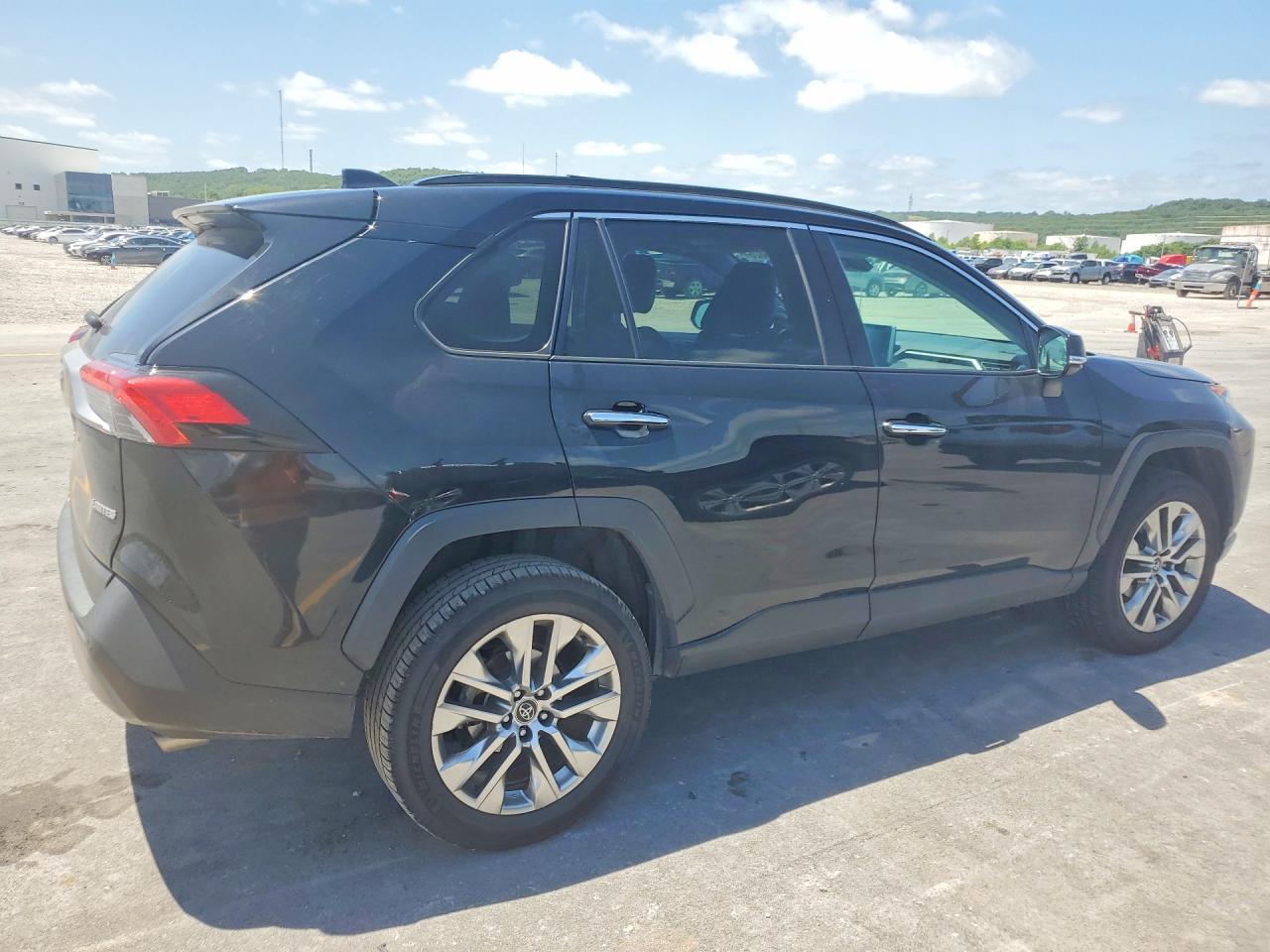 2020 Toyota Rav4 Limited - Фото 3