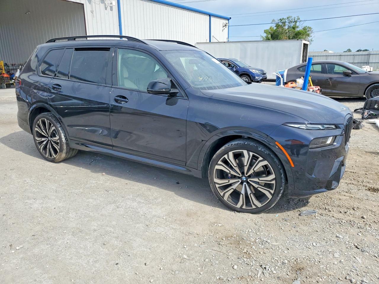 2025 BMW X7 M60I - Фото 4
