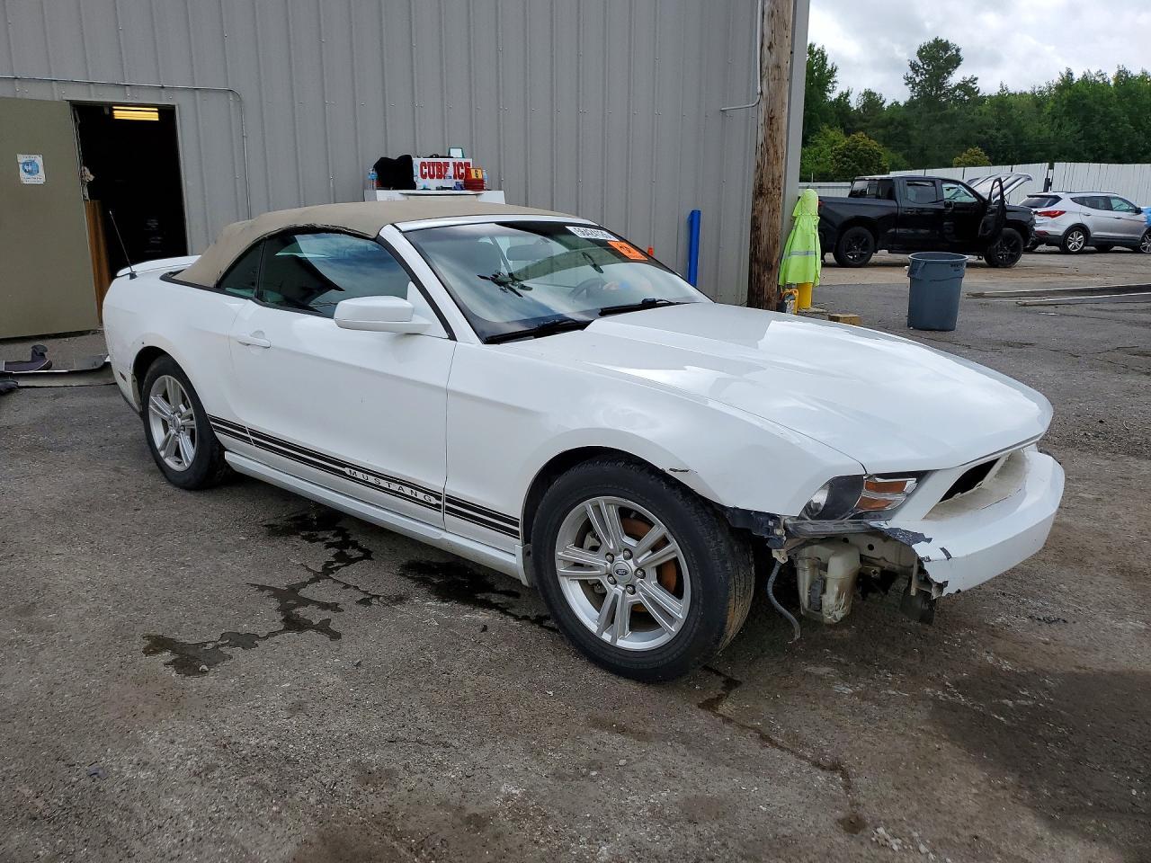 2010 Ford Mustang - Image 4