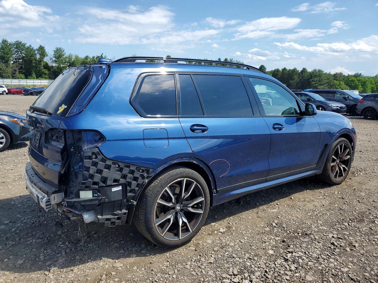 2022 BMW X7 xDrive40I - Фото 3