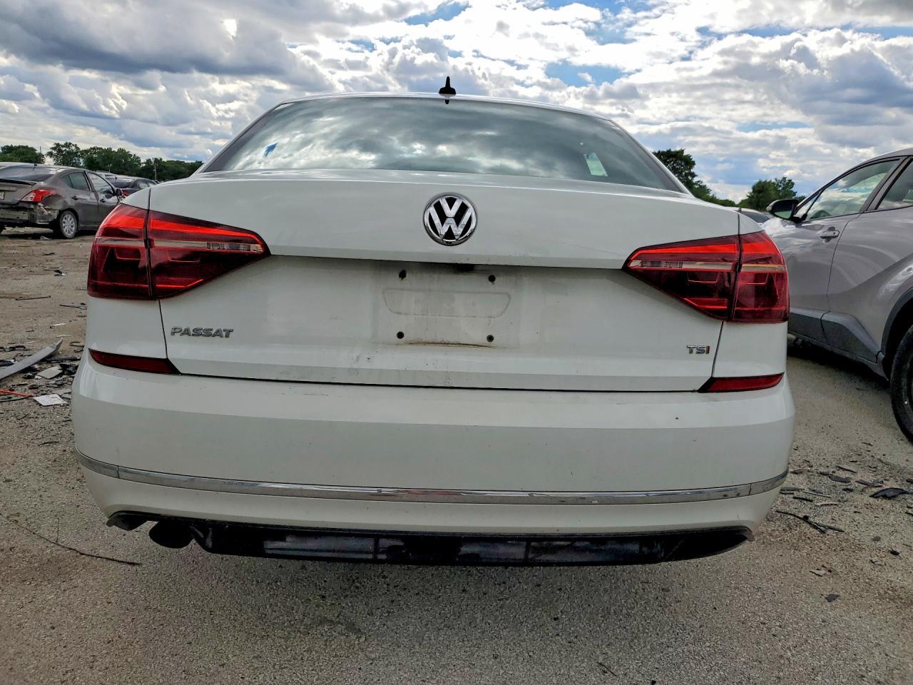 2018 Volkswagen Passat S - Image 6