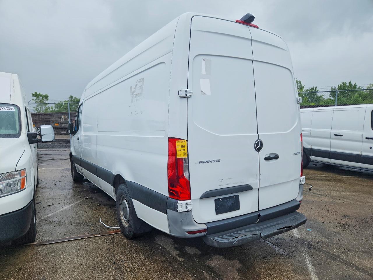 2021 Mercedes-Benz Sprinter 2500 Delivery Van - Фото 2
