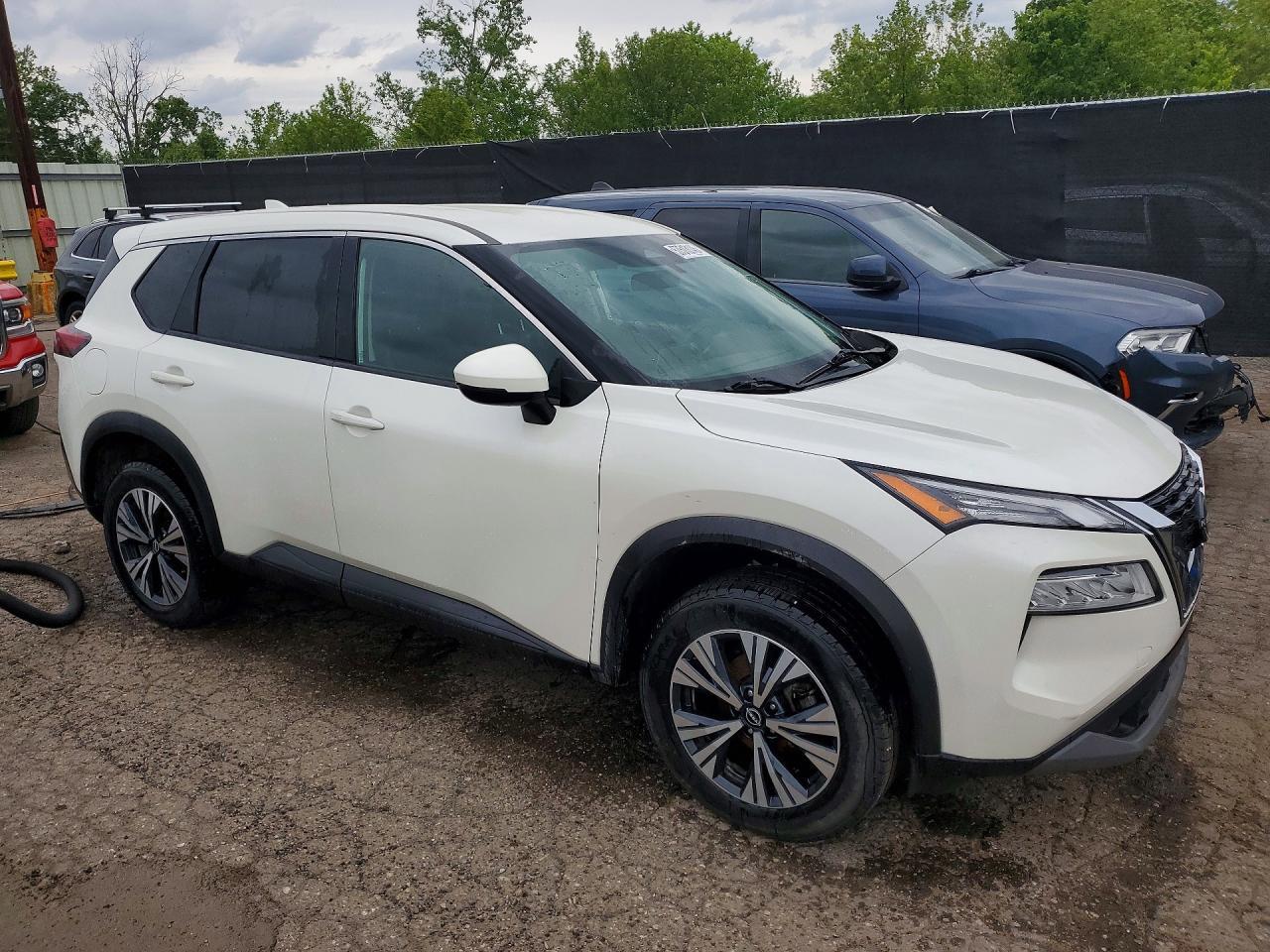 2023 Nissan Rogue Sv - Фото 4