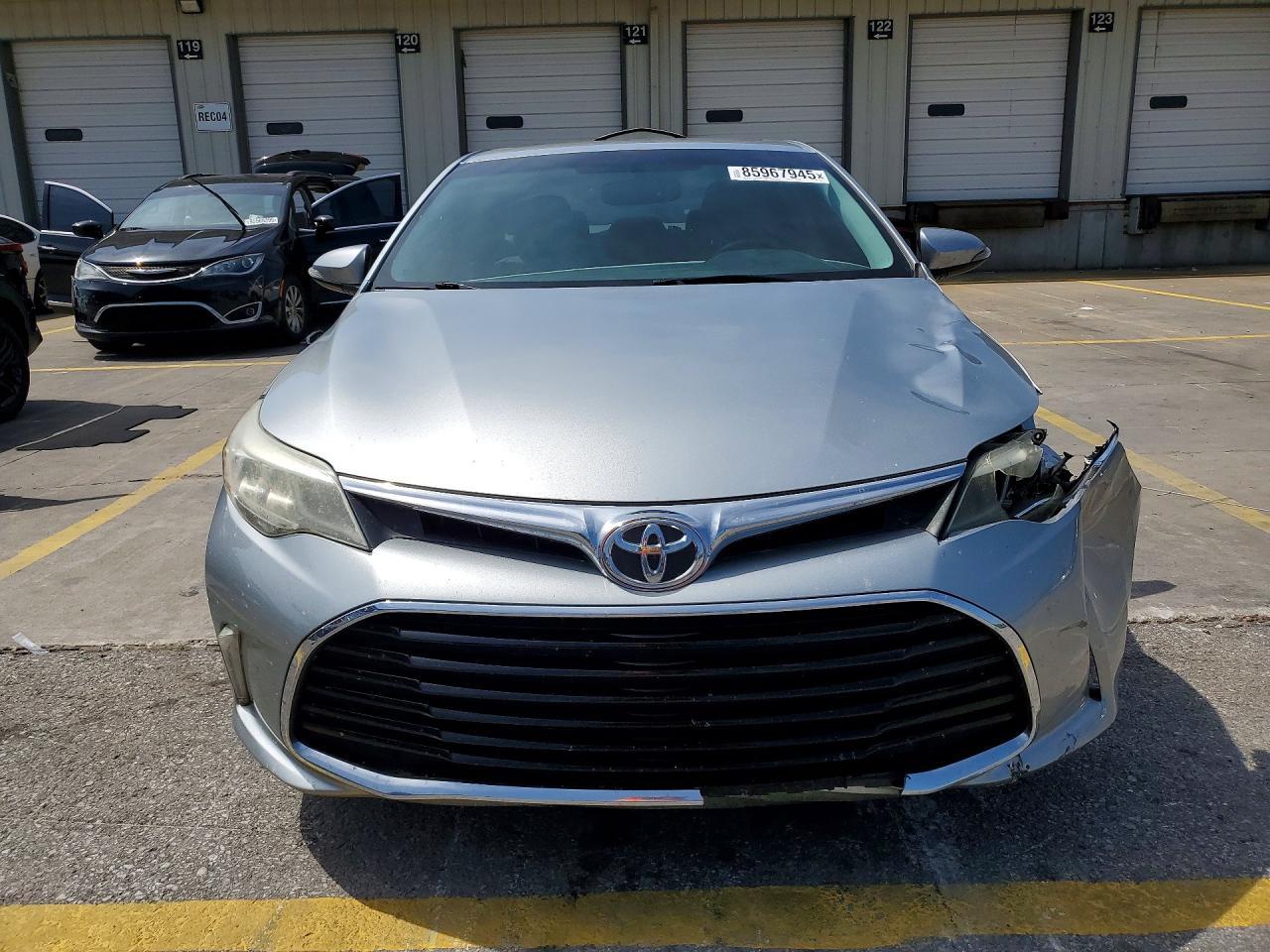 2016 Toyota Avalon Touring - Image 5