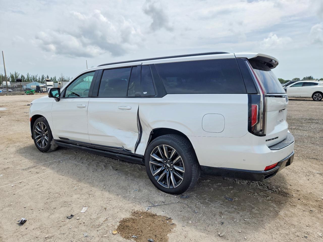 2021 Cadillac Escalade Esv Sport Platinum - Image 2