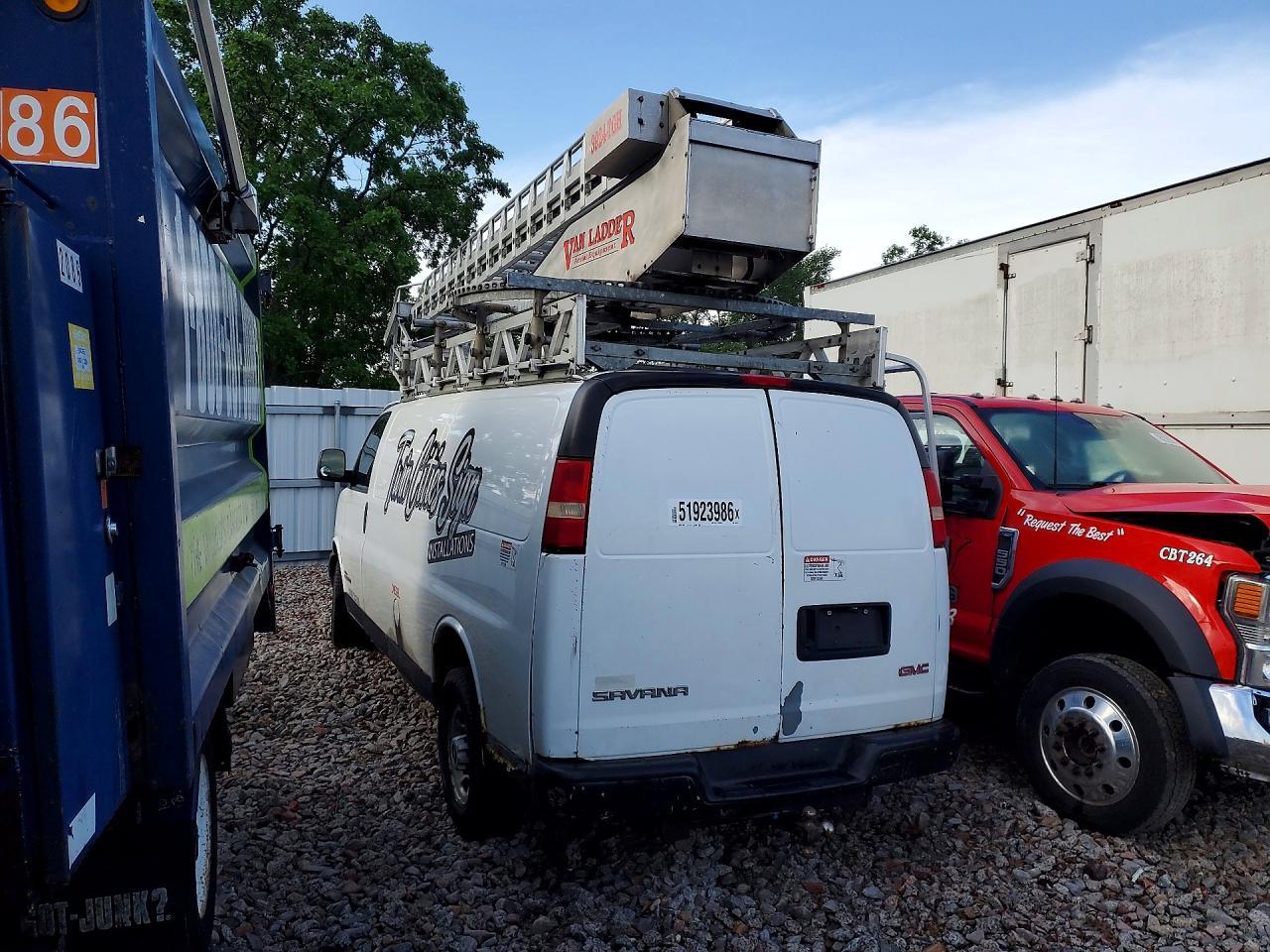 2006 GMC Savana G3500 - Фото 2