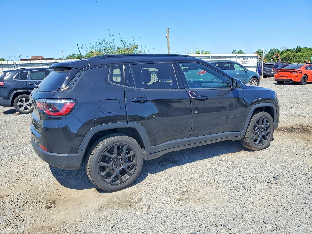 2022 Jeep Compass Latitude - Фото 3