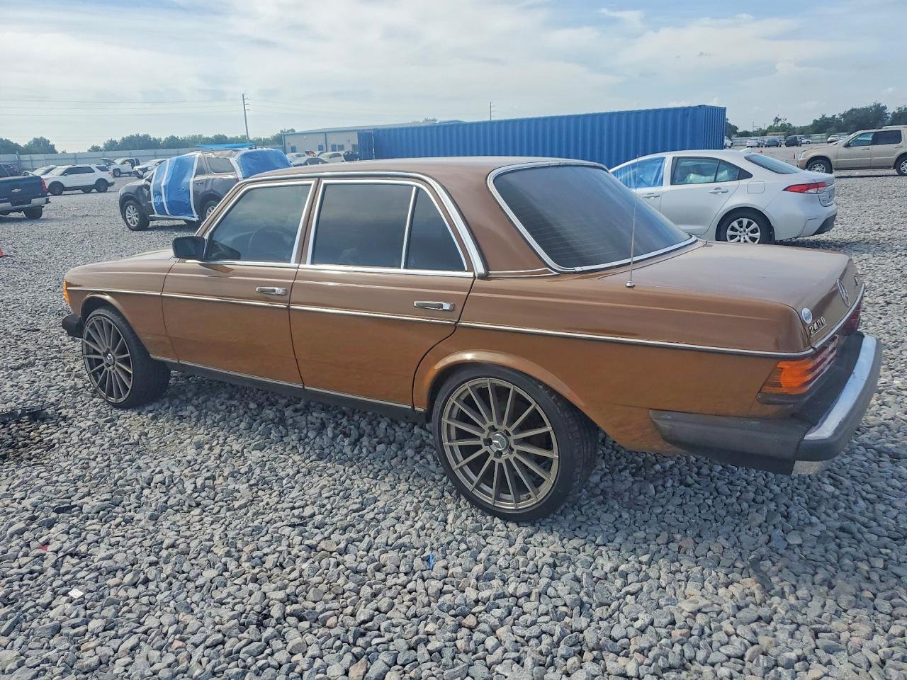 1980 Mercedes-Benz 240 D - Image 2