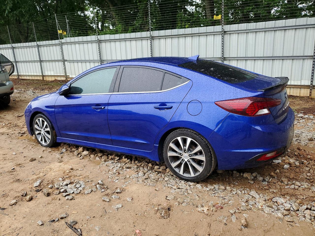 2020 Hyundai Elantra Sport - Фото 2