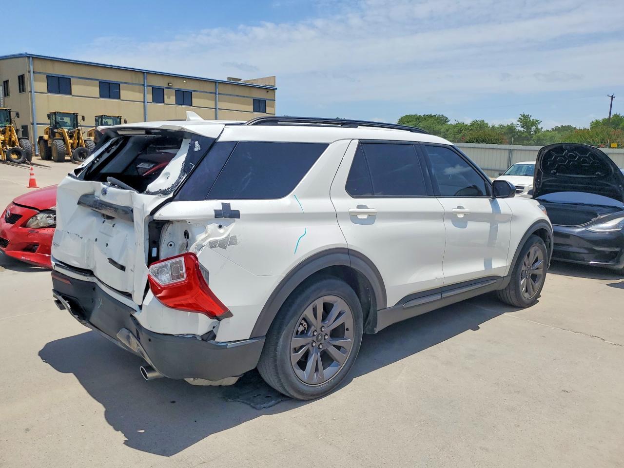 2022 Ford Explorer Xlt - Image 3