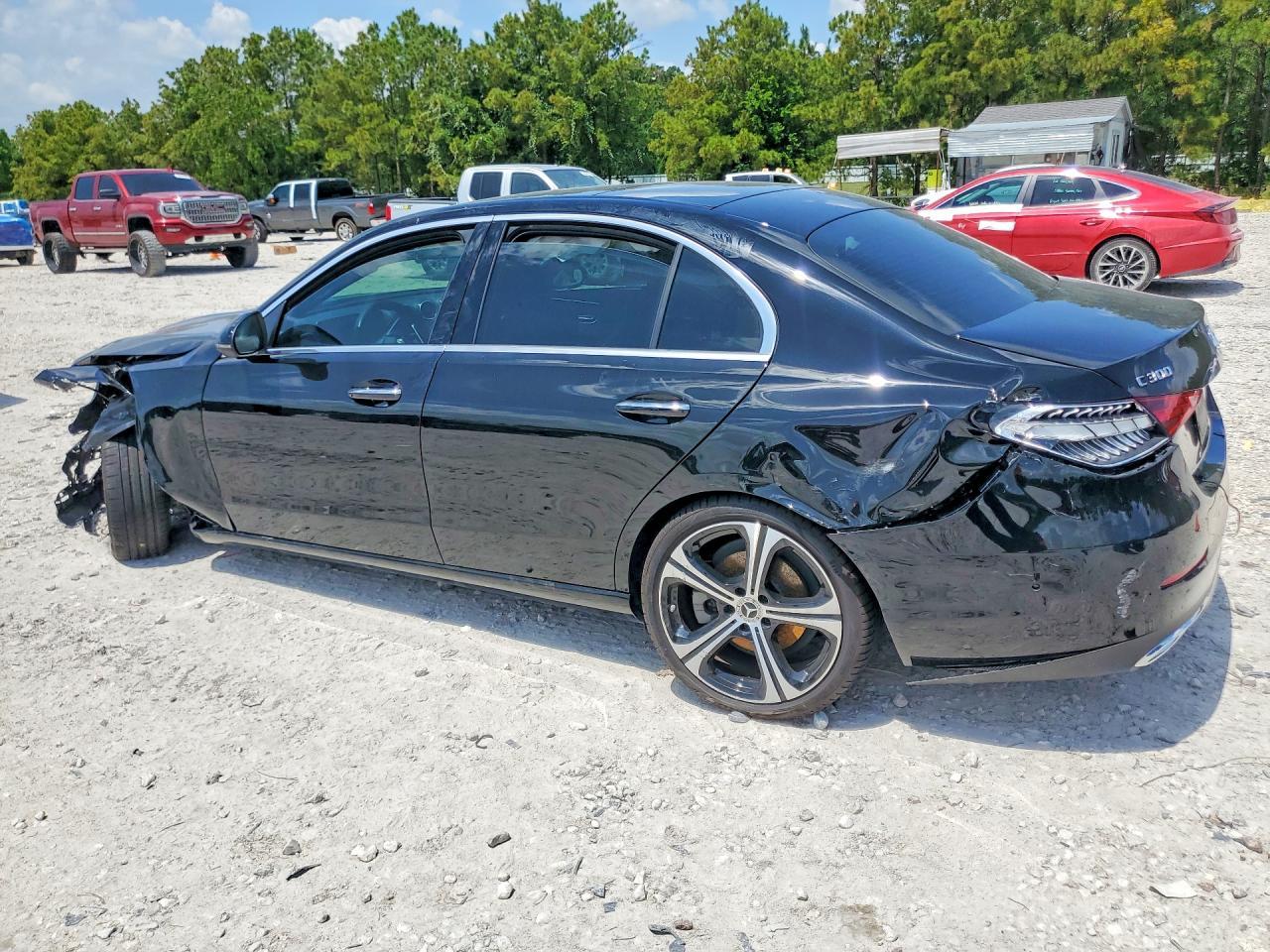 2025 Mercedes-Benz C 300 - Фото 2