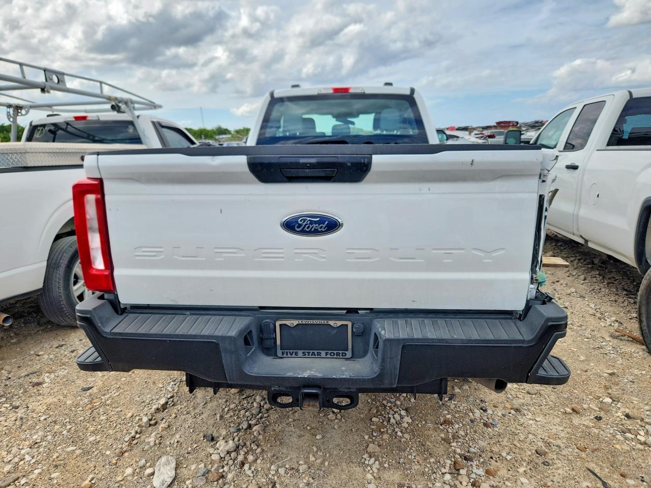 2025 Ford F250 Super Duty - Image 6