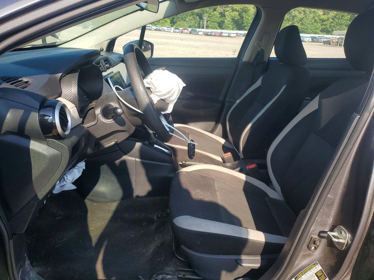 2021 Nissan Versa Sv - Image 7