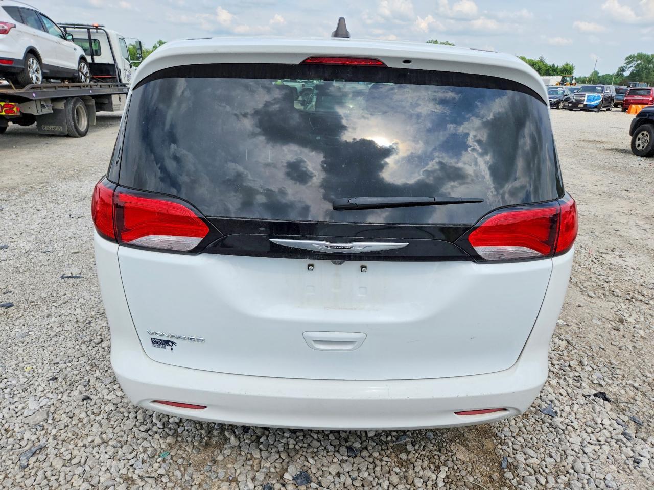 2022 Chrysler Voyager Lx - Фото 6