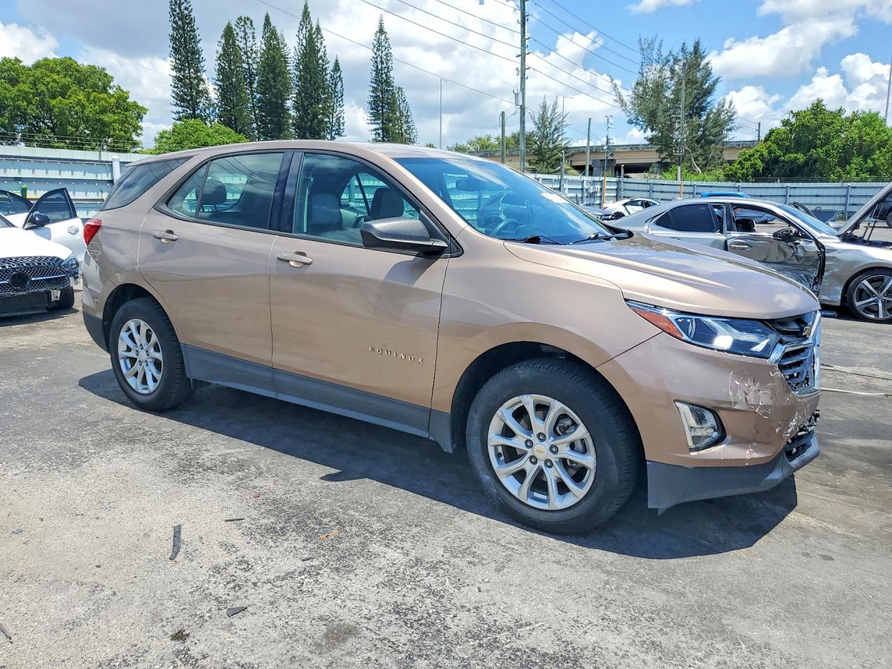 2018 Chevrolet Equinox Ls - Фото 4