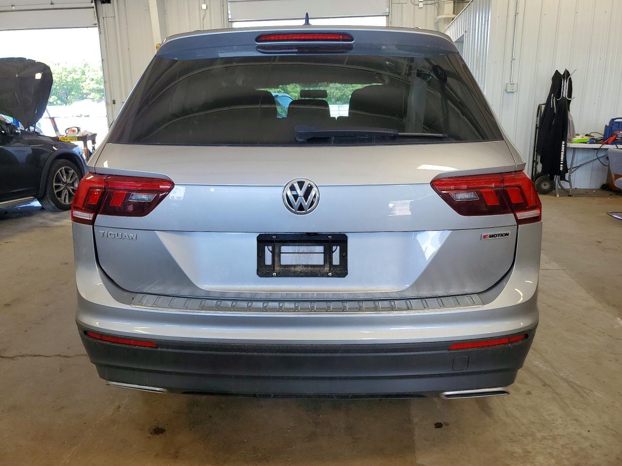 2020 Volkswagen Tiguan S - Фото 6