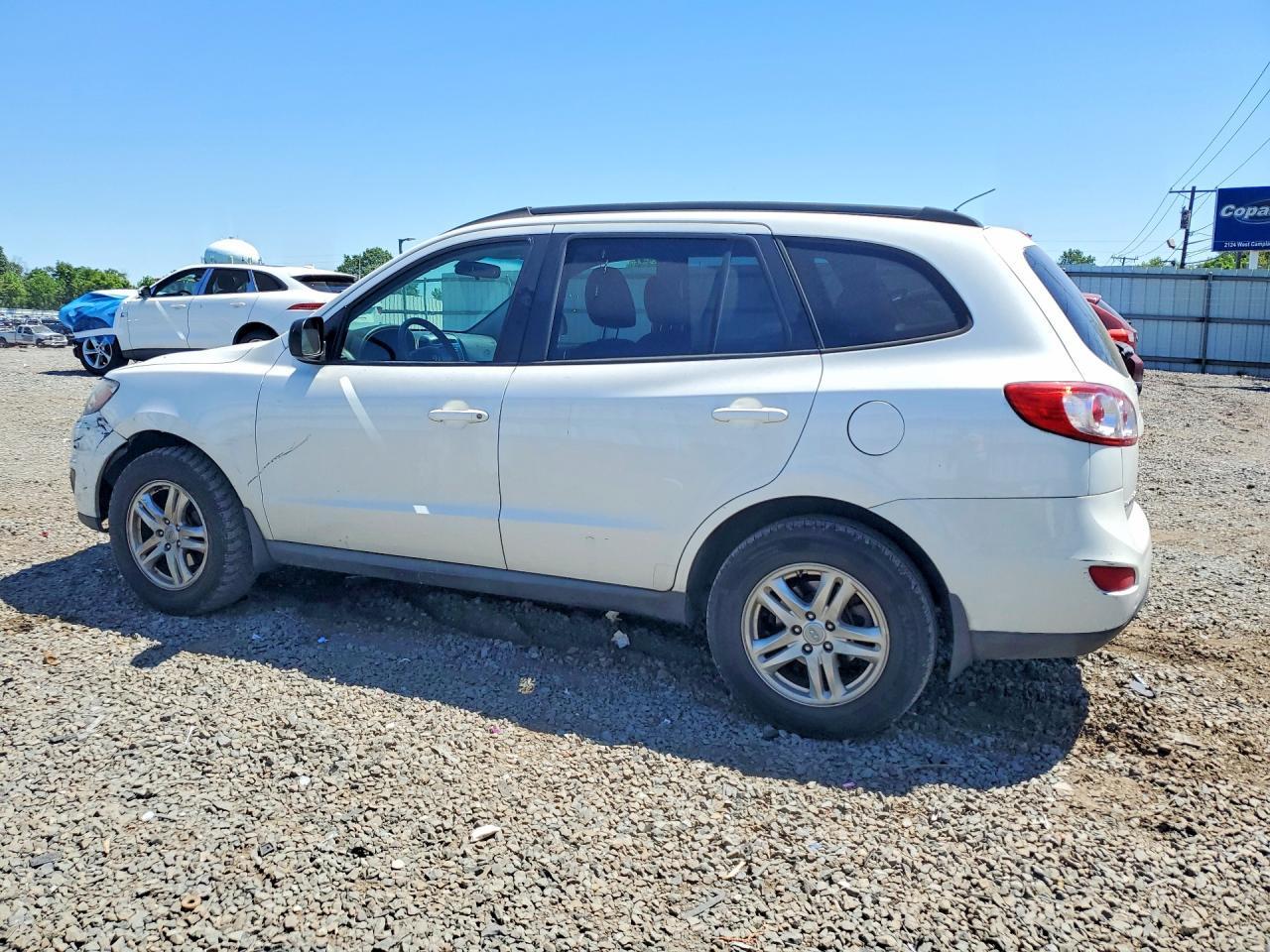 2012 Hyundai Santa Fe Gls - Image 2